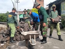 Bersama Warga, Koramil 02/ Banjarsari Laksanakan Pra Karya Bakti Daerah Tahap II