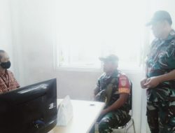 Sembari Duduk Santai Babinsa Purwosari Sampaikan Pesan Keamanan Kepada Scurity Dan Kepala Toko