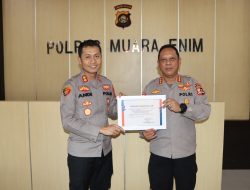 Polres Muara Enim Mendapatkan Penghargaan Dari PT Kereta Api Indonesia (KAI)