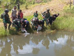 Peduli Ketahanan Pangan! Dalam Rangka HUT Ke-62 Kostrad, Satgas YR 321/GT Berikan Bantuan Bibit Ikan Kepada Masyarakat Distrik Dal