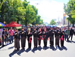 Lestarikan Budaya Lokal, Danrem Wijayakusuma Kenakan Pakaian Tradisional Ikuti Kirab Pusaka Banyumas