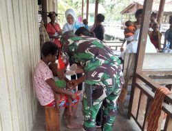 Wujudkan Balita Sehat, Babinsa Koramil ATSJ Dampingi Posyandu