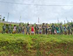 Dukung Ketahanan Pangan, Satgas Pamtas RI-PNG Yonif 725/Woroagi Panen Bersama Masyarakat Perbatasan