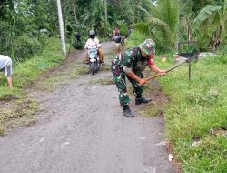 Kerja Bakti Bersama, Bukti Babinsa Koramil Gandusari Hadir Di Tengah Warga