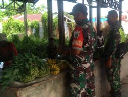 Babinsa dan Bhabinkamtibmas Kimaam Lakukan Komsos Dengan Para Pedagang Pasar 