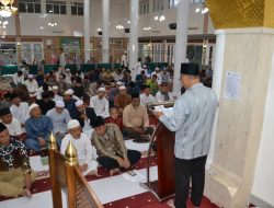 Dirsamapta Polda Sumsel Mengikuti Sholat Isya Tarawih dan Witir Malam Ke- 13 Ramadhan