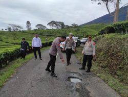 Kapolres Pagar Alam Erwin Irawan Mengecek Jalur Objek Wisata Gunung Dempo