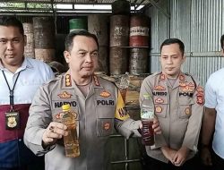 Kapolrestabes Palembang Berhasil Mengamankan Gudang Tempat Penampungan Minyak Jenis Solar Hasil Ilegal Drilling