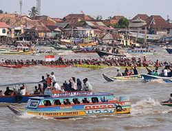 Lomba Bidar dan Perahu Hias Meriahkan HUT RI ke-78 di Kota Palembang