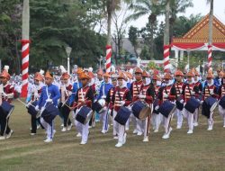 Marching Band dan Paduan Suara Meriahkan Upacara Penurunan Bendera HUT RI ke-78 di Griya Agung