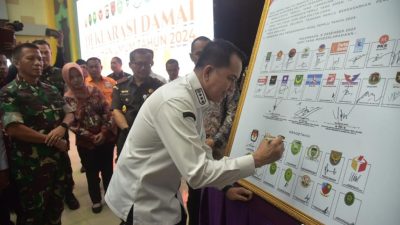 Pj Gubernur Agus Fatoni Tandatangani Deklarasi Damai Pemilu 2024 di Sumsel