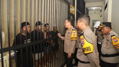 Pastikan Situasi Aman, Kapolres Gresik Cek Ruang Tahanan