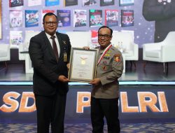 Irjen Pol Dedi Raih Rekor MURI Perwira Tinggi Polri Penulis Buku Terbanyak
