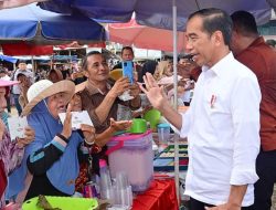 Presiden Joko Widodo melakukan peninjauan ke Pasar Lawang Agung di Kabupaten Musi Rawas Utara