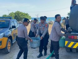 Polres Sumbawa Bakti Sosial Salurkan Air Bersih