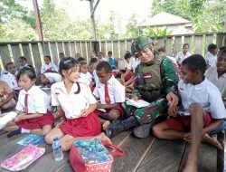 Siswa Sekolah Rimba Mumugu Sambut Gembira Hari Pertama Pasca TNI Rehab Sekolah