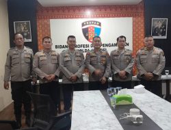 Kapolda Sumsel Irjen Pol A. Rachmad Wibowo SIK melalui Kabid Propam Polda Sumsel Kombes Pol Dadan Wahyudi memberikan motivasi dan semangat kepada personel Polri yang melaksanakan pembinaan terhadap Pegawai Negeri Pada Polri