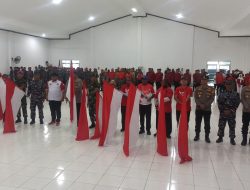Wadan Lantamal XIV Hadiri Apel Gerakan Pencanangan dan Pembagian 10 Juta Bendera Merah Putih Kepada Masyarakat Provinsi Papua Barat Daya