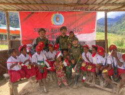 Peringatan Hari Anak, Satgas TNI Ajak Anak-Anak Mayuberi Belajar Tekun