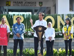 Presiden Joko Widodo dan Ibu Iriana meresmikan rehabilitasi Pasar Jongke di Kota Surakarta
