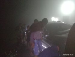 Satgas Yonkav 6/Naga Karimata Bantu Mobil Masyarakat Yang Terperosok
