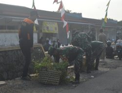 Ciptakan Lingkungan Sehat Kodim Boyolali Beserta Elemen Masyarakat Bersihkan Pasar Mojosongo
