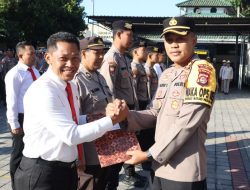 Wakapolresta Mataram Pimpin Pemberian Kepada 12 Personel Penghargaan Police Of The Month