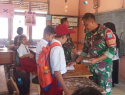 Babinsa Tergabung Satgas TMMD Ke 121 Kodim 1210/Landak Komsos Kenalkan Simbol Lambang Negara Republik Indonesia