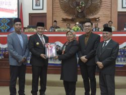Pj Gubernur Hadiri Rapat Paripurna Penjelasan Nota Keuangan dan APBD Provinsi NTB TA 2025