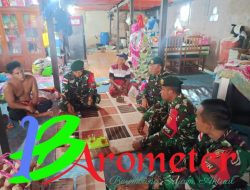 Beri Bantuan Sembako, Wujud Kepedulian Satgas Pamtas Yonarmed 11 Kostrad Terhadap Korban Kebakaran