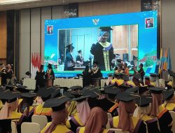 Universitas Terbuka Palembang Wisuda 776 Sarjana, Ini Yang Disampakan Dekan Fhisip UT Pusat dan Direktur UT Palembang 