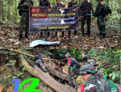 Menjaga Kedaulatan Negara, Satgas Pamtas Yonarmed 11 Kostrad Laksanakan Patroli Patok