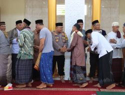Kapolresta Mataram Safari Kamtibmas dan Jum’at Curhat di Wilayah Kecamatan Narmada