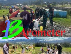 Bersihkan Lingkungan Bersama, Bukti Kedekatan Satgas Yonif 323 Dengan Masyarakat