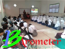 Danramil Tajinan Berikan Wawasan Kebangsaan kepada Siswa SMP dan SMA Al Hikmah
