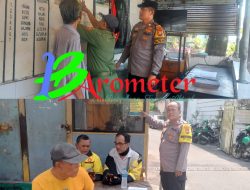 Cegah Kebakaran dan Gangguan Kamtibmas, Polsek Tambora Sebar Stiker Hotline di Kawasan Padat Penduduk
