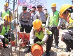 Kapolres Sumbawa Barat Lakukan Peletakan Batu Pertama Pembangunan Polsek Brang Ene