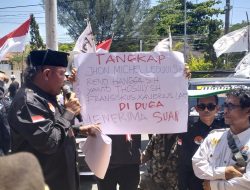 LSM FPPK-PS Sumbawa Geruduk Kantor Pengadilan Negeri Sumbawa, Empat Oknum Hakim Diduga Terima Suap