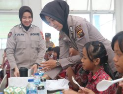 Wujudkan Asta Cita Presiden RI, Polda Sumsel Gelar Makan Siang Bergizi di SDN 36 Palembang