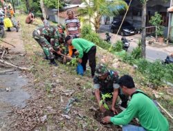 Jaga Kelestarian Alam, Koramil 03/Serengan Bersama Masyarakat Lakukan Penanaman Bibit Pohon