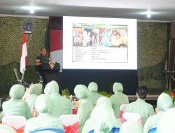Pangdivif 2 Kostrad Beri Pengarahan kepada Prajurit dan Persit Yonarmed 11 Kostrad