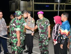 Pasmar 3 Ikut Sambut Kedatangan KSAD di Bandar Udara DEO Sorong