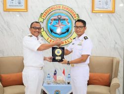 Tingkatkan Kerja Sama, TNI AL dan TLDM Gelar Patroli Terkoordinasi Malaysia-Indonesia 166/24 di Selat Malaka