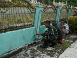 Peduli Tempat Ibadah, Satgas Yonif 131/BRS Laksanakan Pengecatan Masjid Miftahul Huda Bersama Masyarakat Kampung Wonorejo