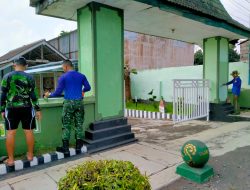 Anggota Koramil 12/Rogojampi Laksanakan Kerja Bakti Pengecatan Pangkalan