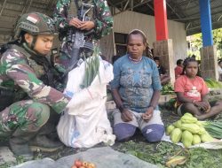 Prajurit Buaya Putih Dongkrak Ekonomi dan Bikin Senyum Mama Papua dengan Borong Hasil Tani