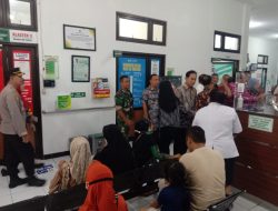 Babinsa Kratonan Ikuti Kunker Menteri Kesehatan RI di Puskesmas Kratonan Serengan