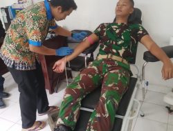 Gerak Cepat, Satgas Yonif 144/JY Donor Darah untuk Warga Papua yang Butuhkan Pertolongan