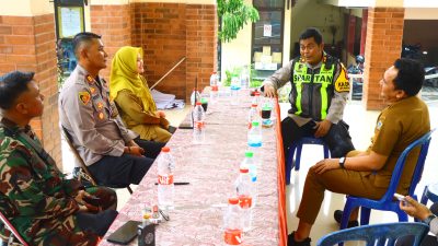 Demi Pastikan Kesiapan Pemilu 2024, Kapolres Gresik Patroli dan Pengecekan Logistik di Kecamatan