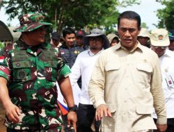 Dandim 1707/Merauke Dampingi Menteri Pertanian RI Laksanakan Apel Brigade Pangan dan Penyerahan Alsintan